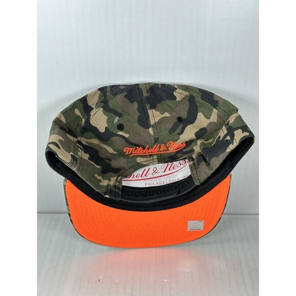 Lakers Los Angeles Mitchell & Ness Neon Camo Collection SnapBack Hat Cap NEW - Picture 2 of 3